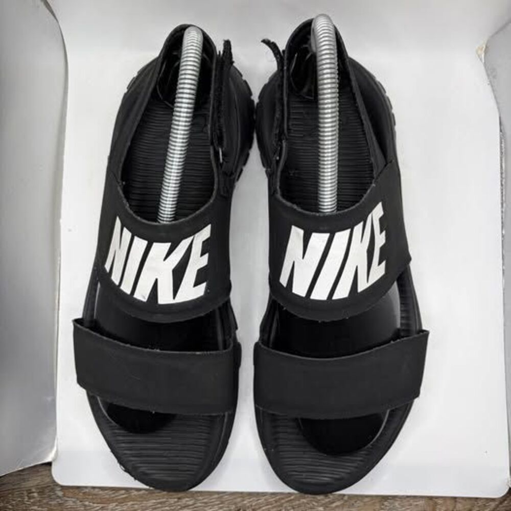 Women’s Nike Sandals Size 10